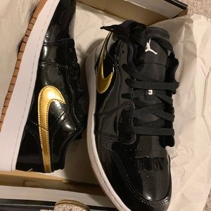 Jordan 1 Youth size 6/Women’s 7.5